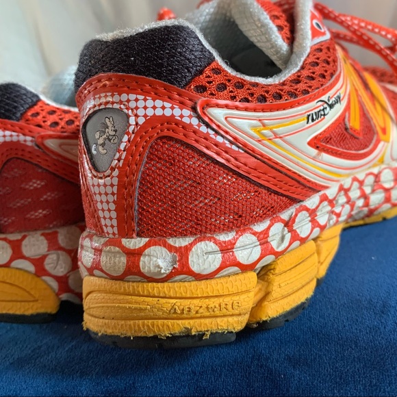 Women's New Balance Run Disney Minnie Mouse Running Shoes - Picture 5 of 12